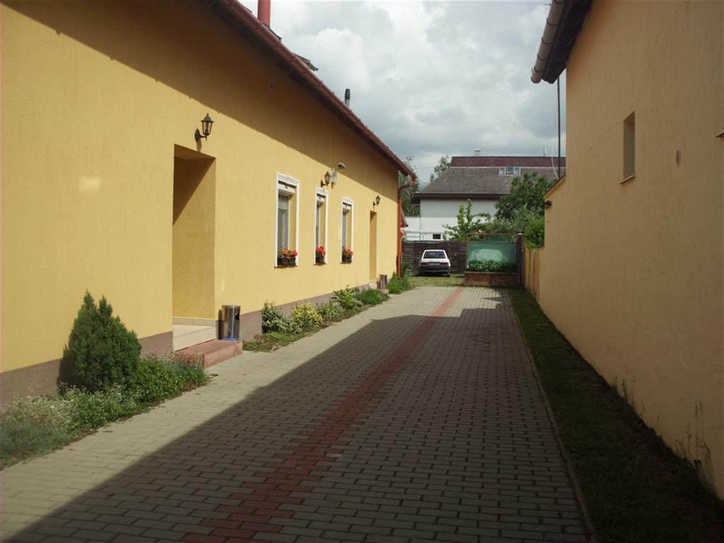 Andrea Apartman Hajdúszoboszló Exterior foto
