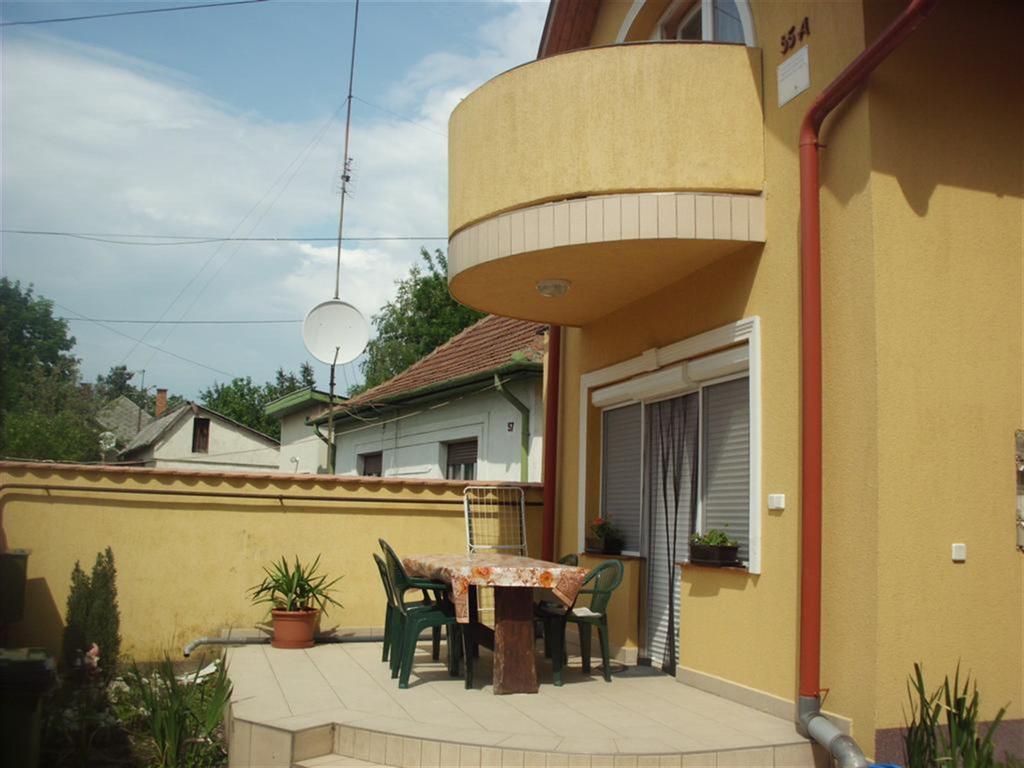 Andrea Apartman Hajdúszoboszló Exterior foto