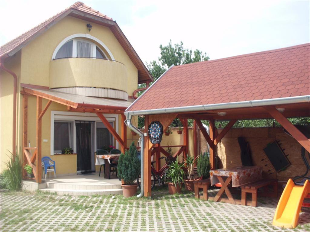 Andrea Apartman Hajdúszoboszló Exterior foto