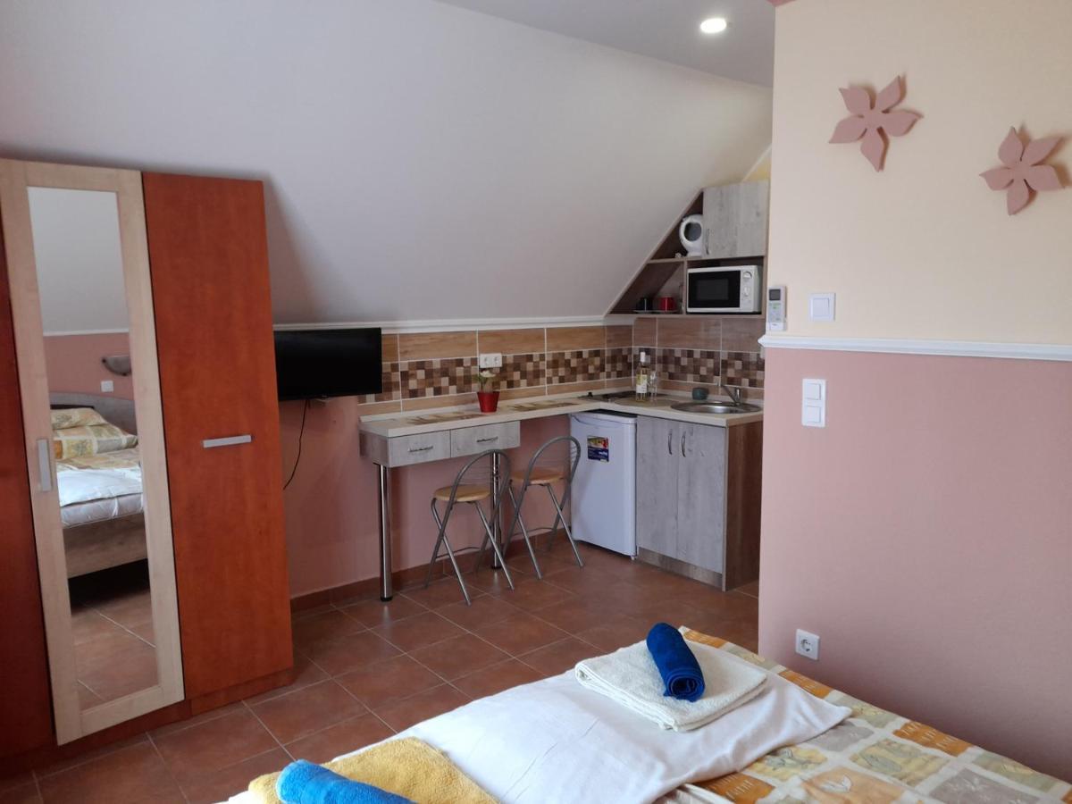 Andrea Apartman Hajdúszoboszló Exterior foto